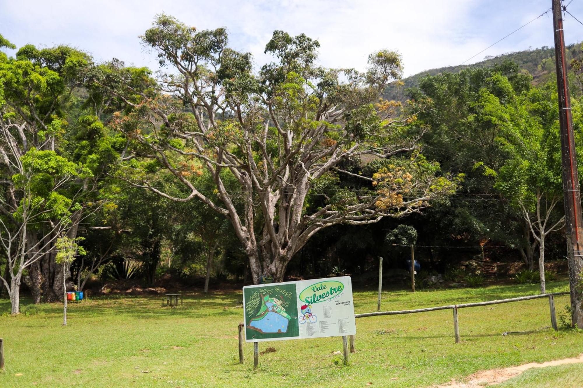 Отель Vale Silvestre Eco Park Говернадор-Валадарис Экстерьер фото